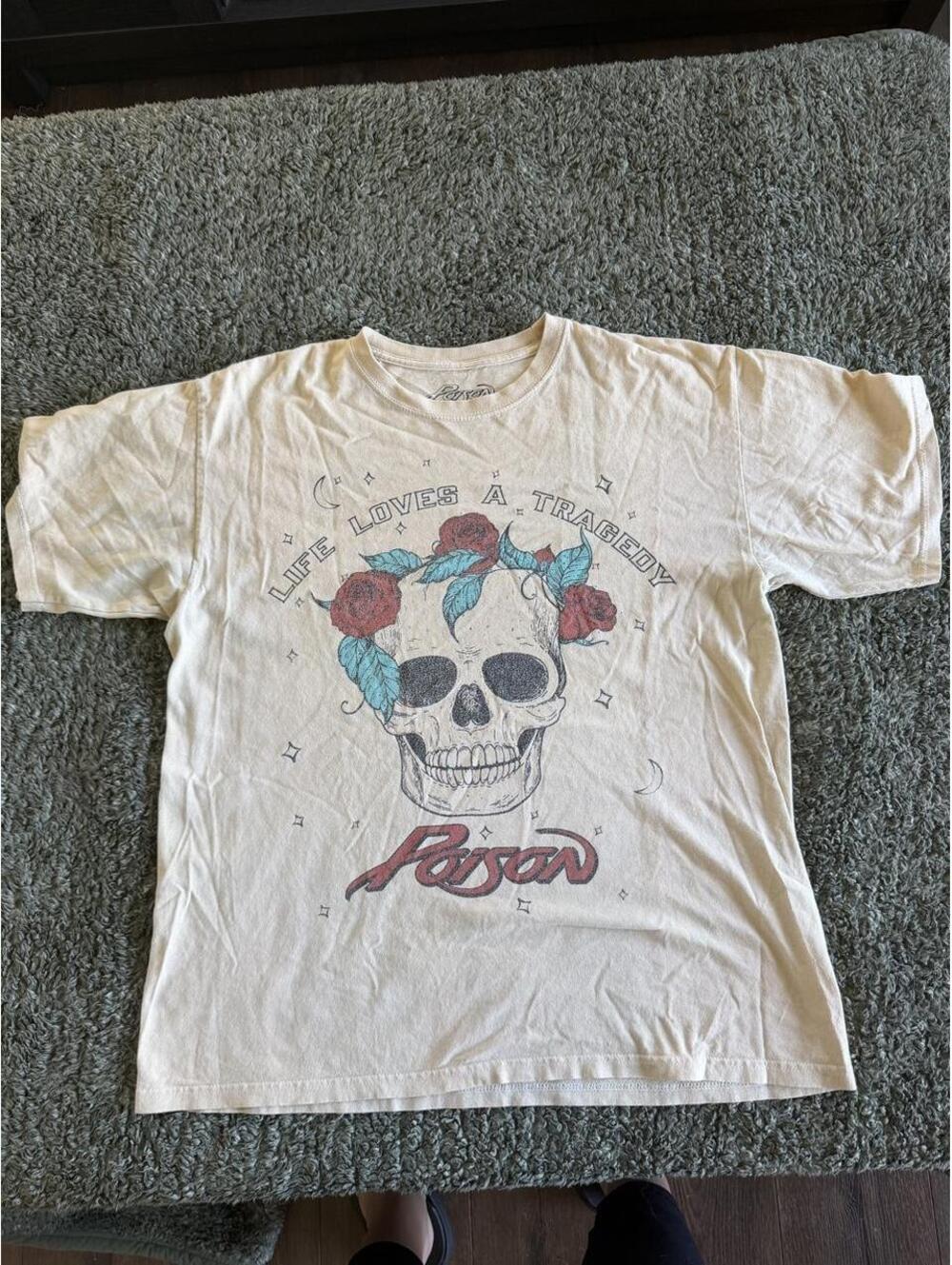 Poison Band Graphic T-Shirt Medium